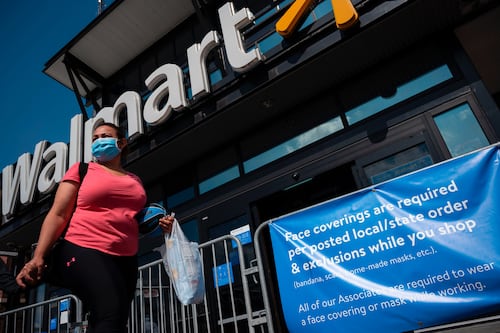 ‘Stay Calm’: Walmart Trains Staff How to Deal With the Maskless