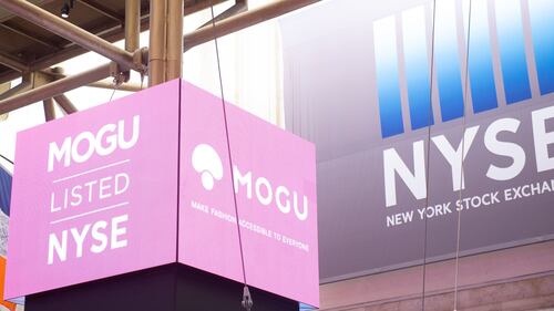 Tencent-Backed Retailer Mogu Drops in Trading Debut