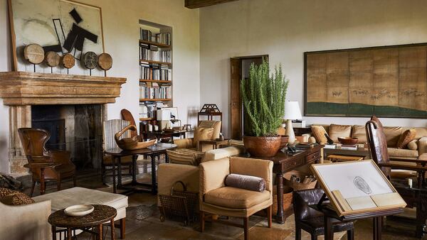 Living room by interior designer Rose Tarlow.