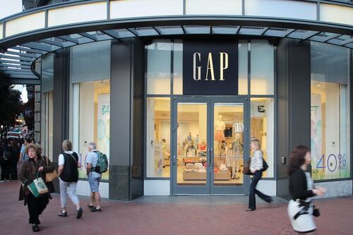 Gap Rises as Interim CEO Pledges to Fix Retailer’s Missteps