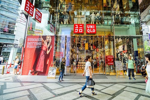 Uniqlo Owner Considers $280,000 Salary for Star Employees