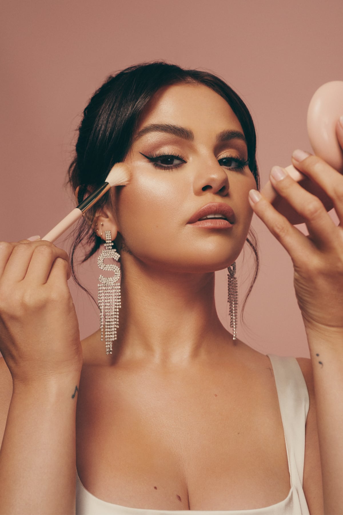 Selena Gomez Is a Billionaire Thanks to Her Brand Rare Beauty 1 Selena Gomez Is a Billionaire Thanks to Her Brand Rare Beauty