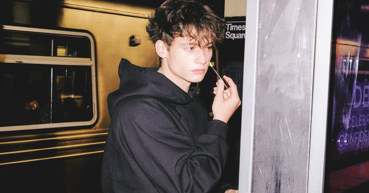 The TikTok ‘It Boy’ Who’s Getting Men to Wear Makeup The TikTok ‘It Boy’ Who’s Getting Men to Wear Makeup