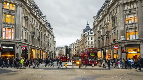 UK Retail Spending Flat in April as Cold Weather Further Dampens Consumer Mood