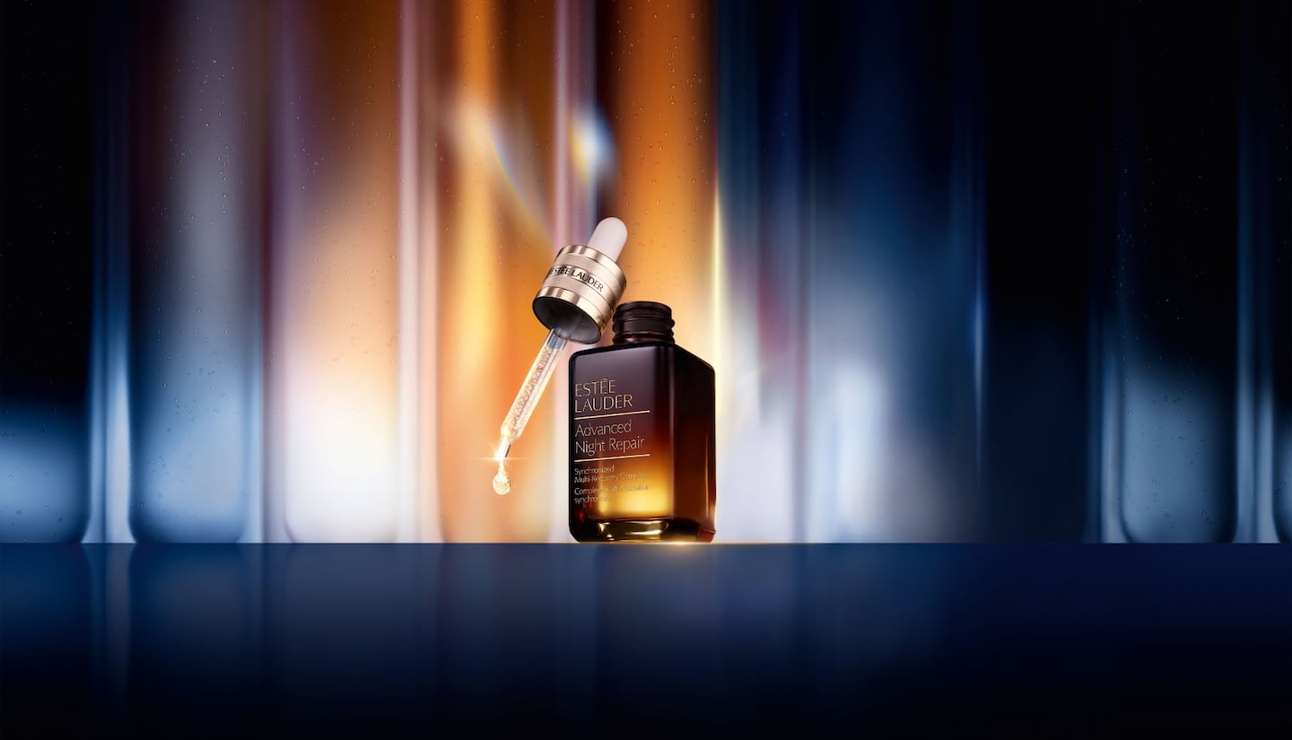 Estée Lauder Sales Rise 2%, Job Cuts to Expand