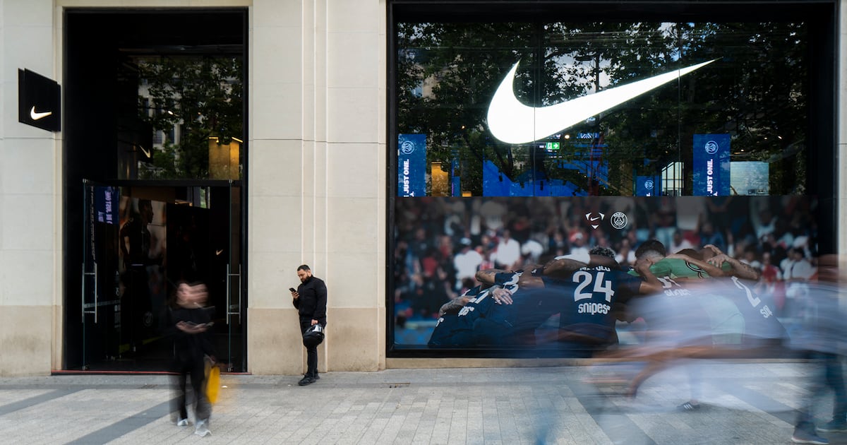 Nike Under Pressure Ahead of Earnings