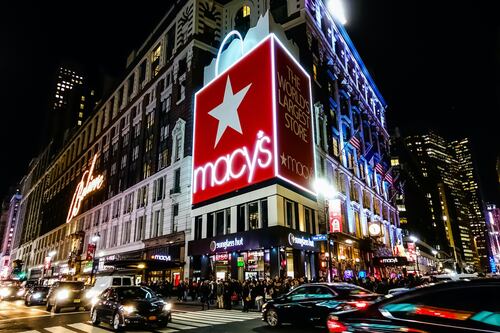 Macy’s First-Quarter Sales Plunge