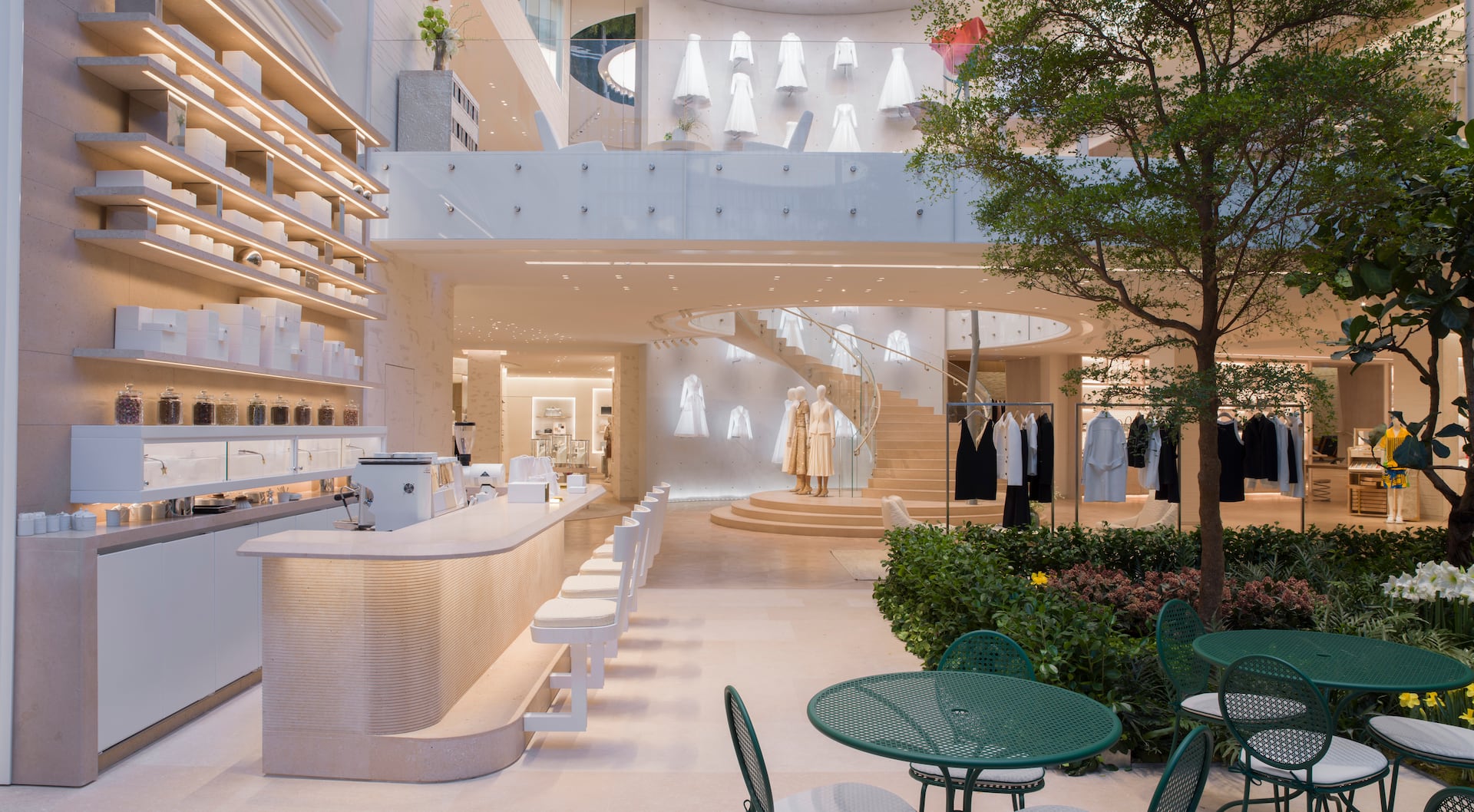 how to dress when going to a luxury store What Do You Wear While Luxury Shopping