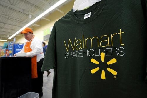 Wal-Mart Shares Dive 10 Percent on Forecast of Flat Full-Year Sales