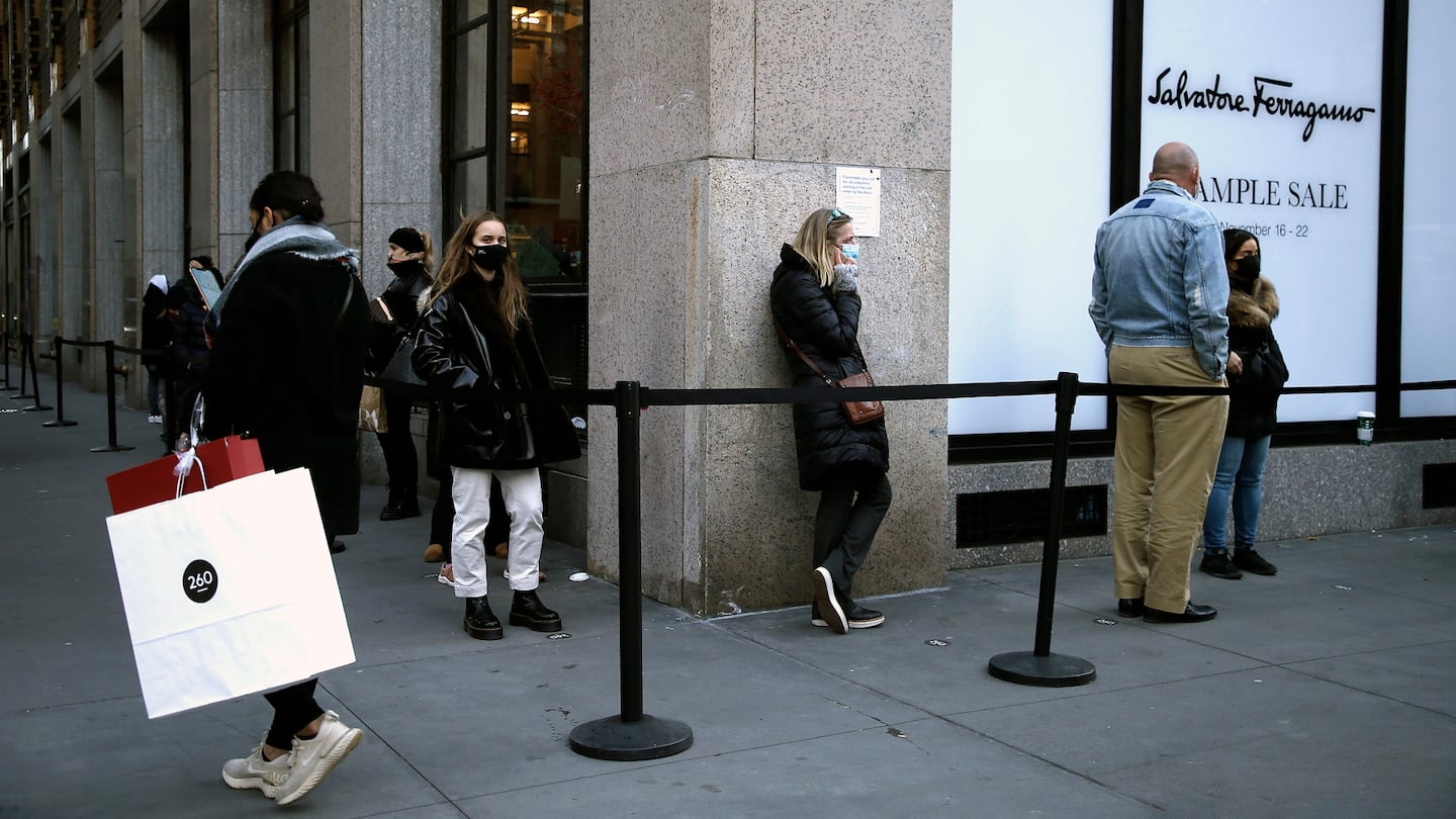 Sample sales, always a frenzy in person, have started receiving the same sort of attention online.