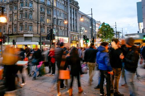 Investors Bet on London’s Oxford Street Bouncing Back