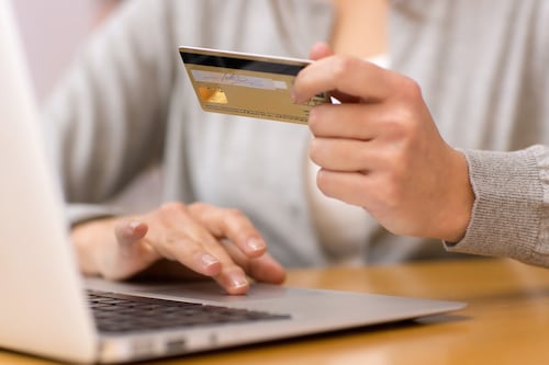 US Online Retail Spending Up 7%, Driven By Demand for Cheaper Products