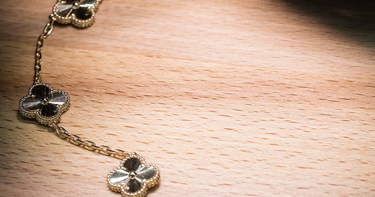 Van Cleef & Arpels’ Alhambra: How to Update a Timeless Charm Van Cleef & Arpels’ Alhambra: How to Update a Timeless Charm