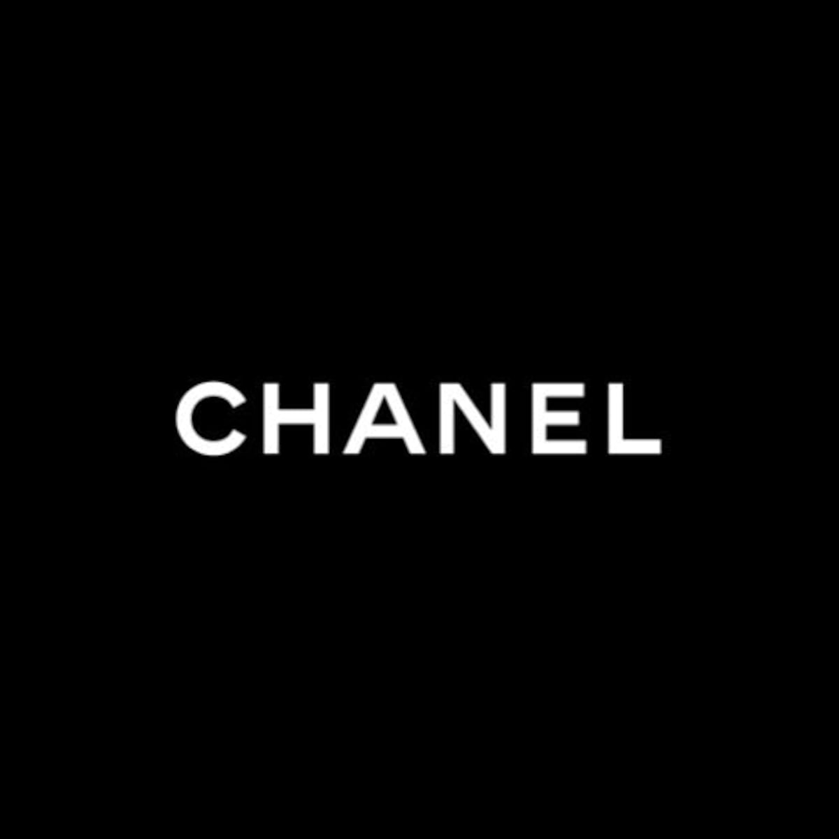 The Rise of Viral Luxury: How Unboxing Videos Are Redefining High-End Marketing