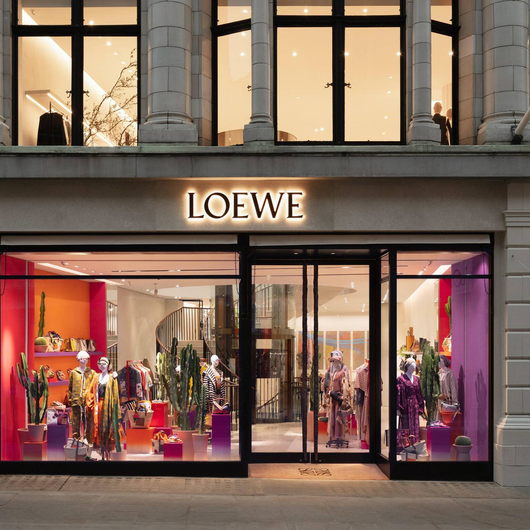 Loewe changes its logo - Luxury RetailLuxury Retail