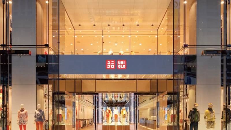 Uniqlo Hires From Wal-Mart to Juicy in Overseas Growth Blitz