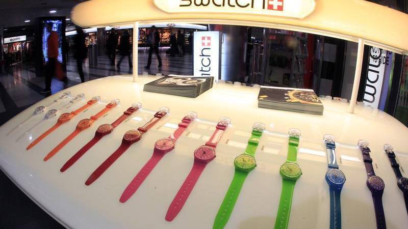 Swatch Waiting With Apple for Smartwatch Market to Grow