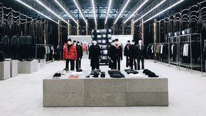 Top Chinese Fashion Groups Jostle for Market Share