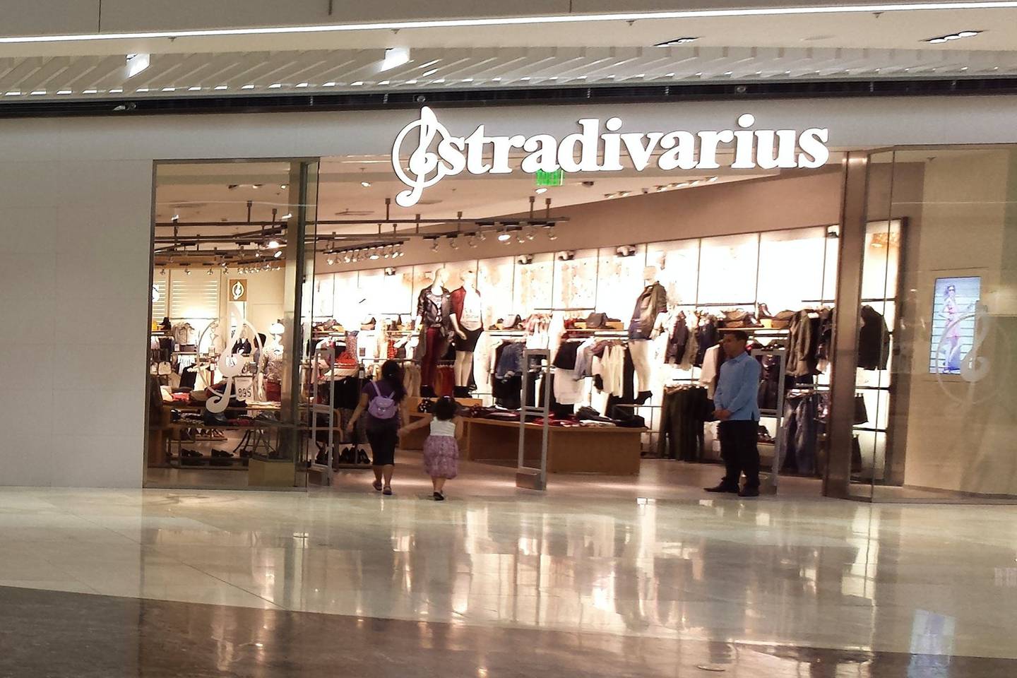 Stradivarius, store, retail, shopping